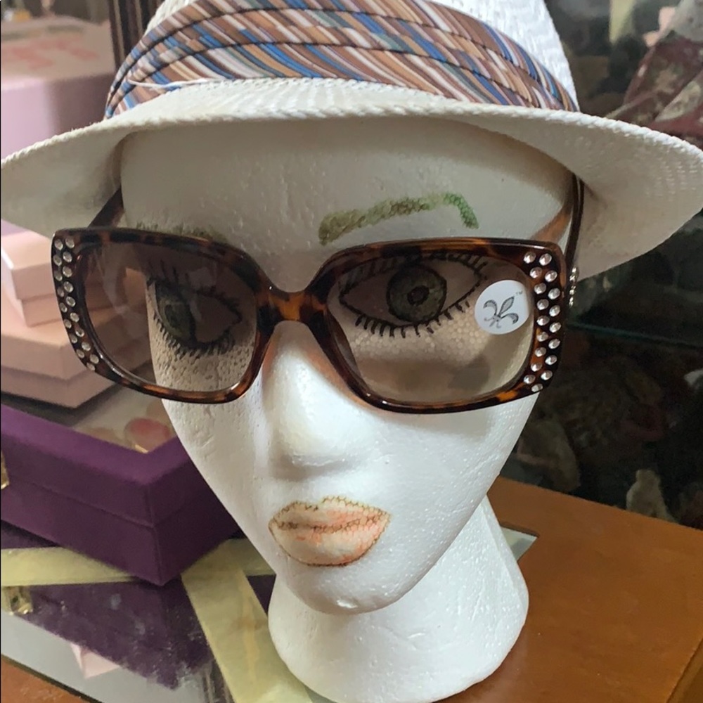 New Tortoise/Rhinestone Sunglasses!